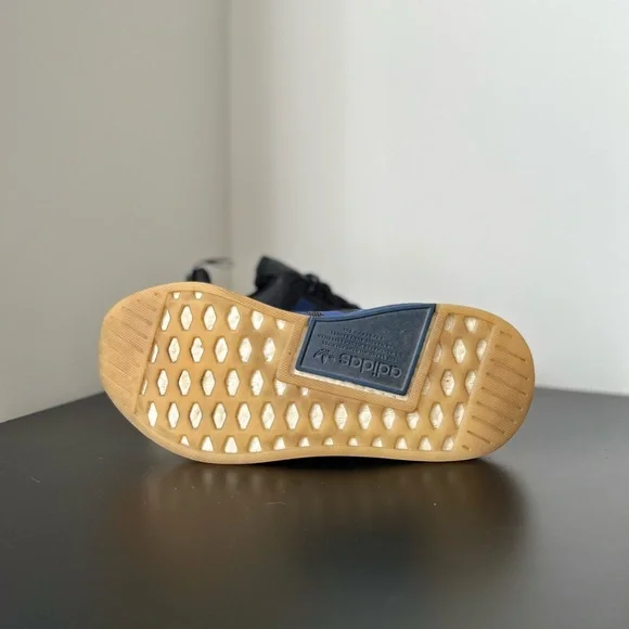 Adidas NMD R2 women’s - Picture 5 of 5